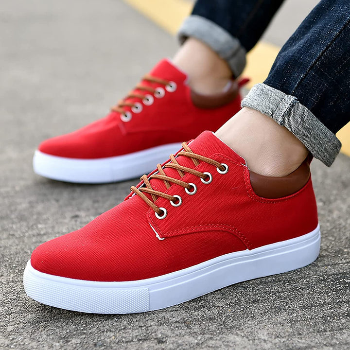 Sneakers da uomo con lacci per uso quotidiano 
