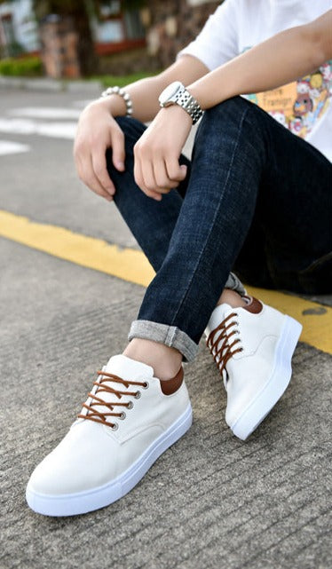 Sneakers da uomo con lacci per uso quotidiano