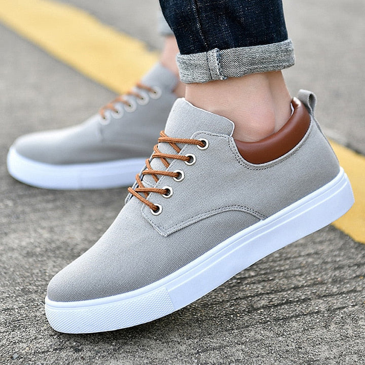 Sneakers da uomo con lacci per uso quotidiano