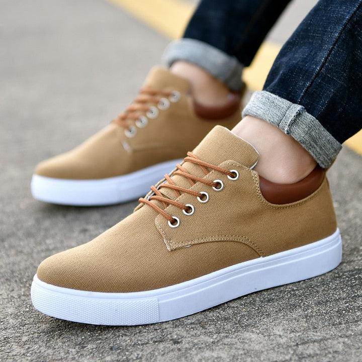 Sneakers da uomo con lacci per uso quotidiano