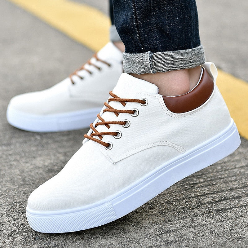 Sneakers da uomo con lacci per uso quotidiano