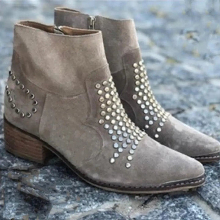 Stivaletti donna beige con borchie – altra vista
