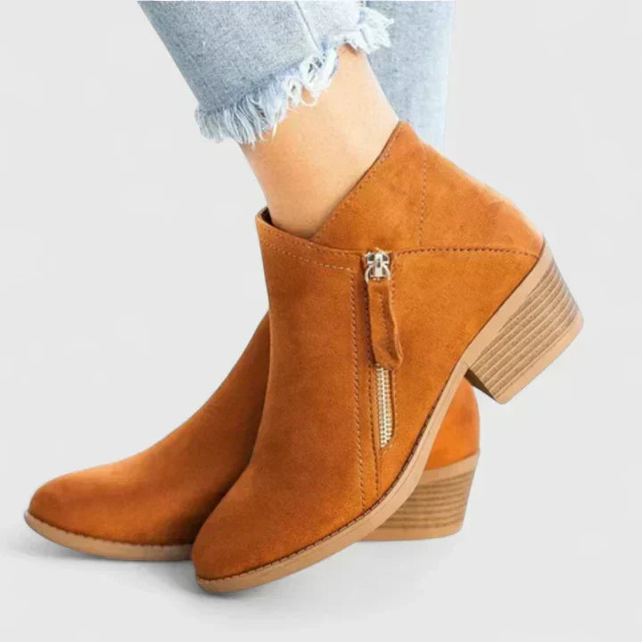 Stivaletti donna con zip laterale e tacco basso cognac