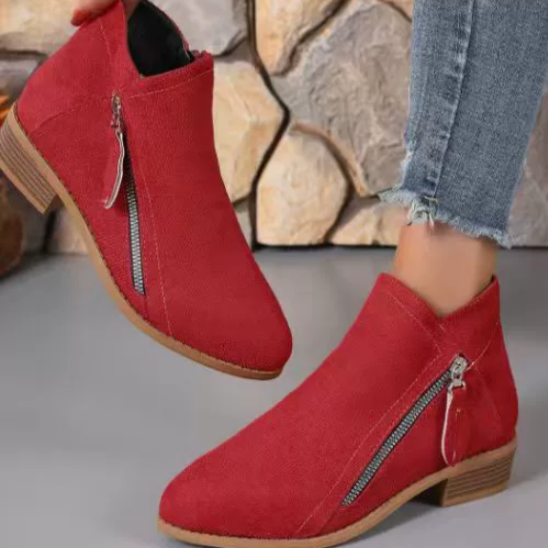 Stivaletti donna rossi indossati
