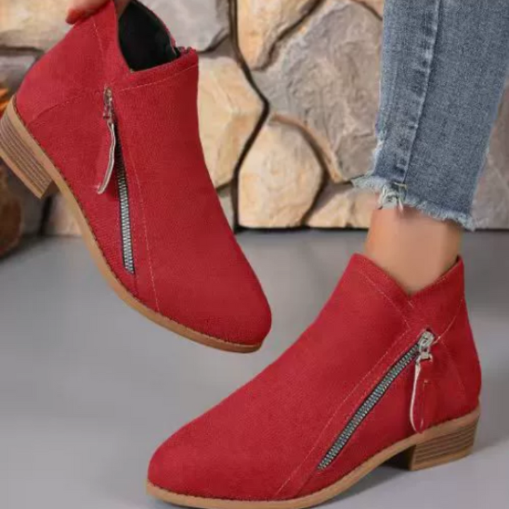 Stivaletti donna rossi indossati