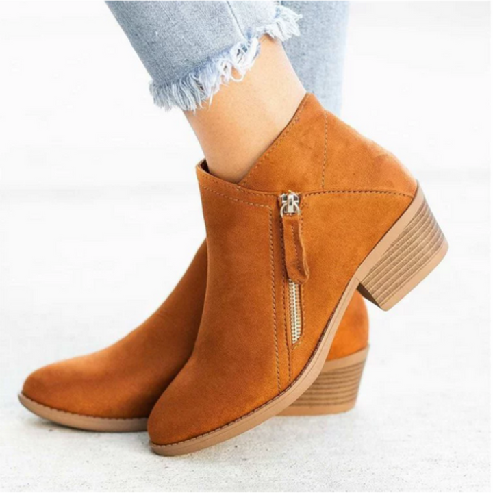 Stivaletti donna cognac indossati