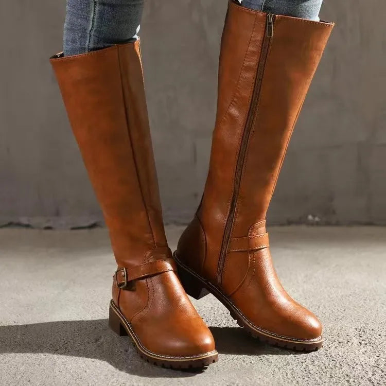 Stivali donna alti in stile equestre marrone chiaro