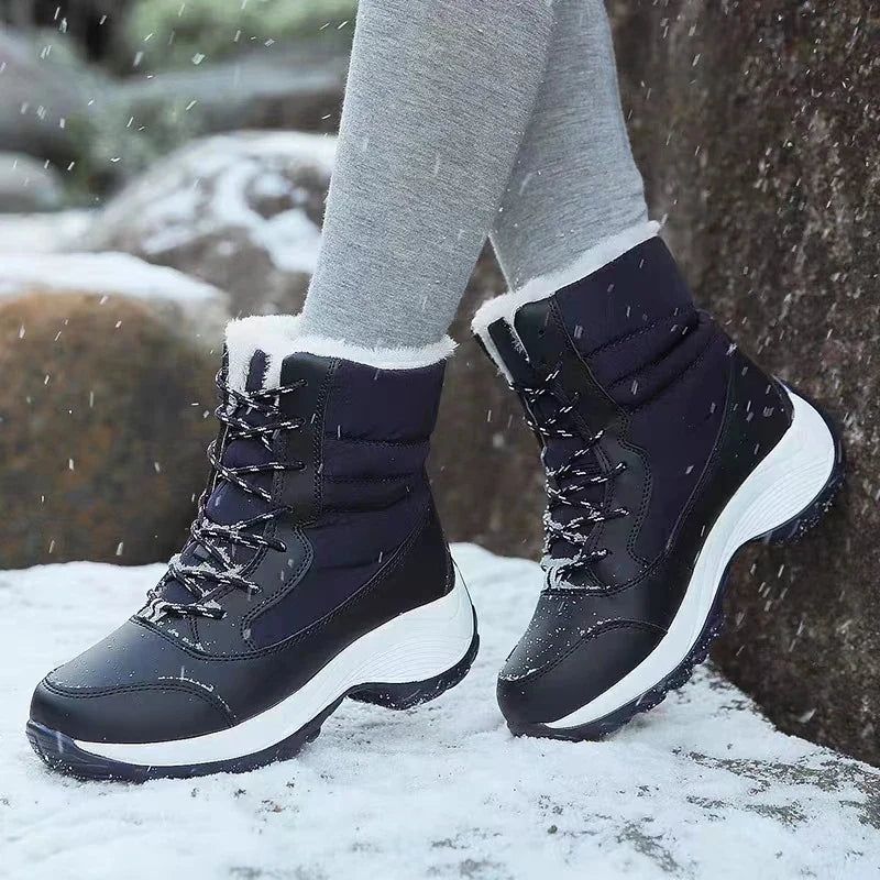 Stivali da neve donna blu indossati